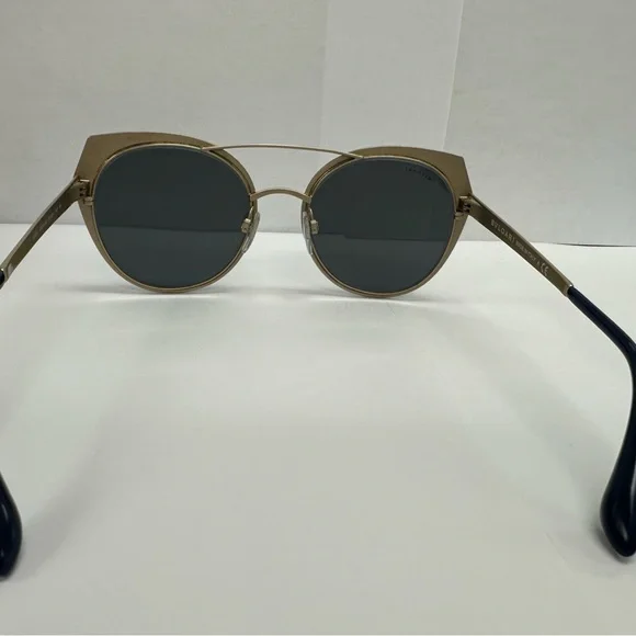 Bvlgari sunglasses, dark blue color. Worn few times. Looks brand new. - Picture 4 of 6